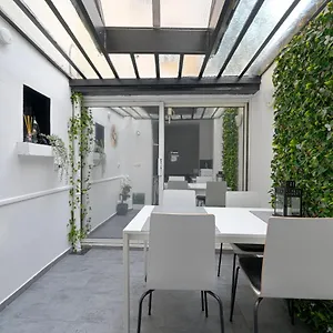 Atypique , Paris France